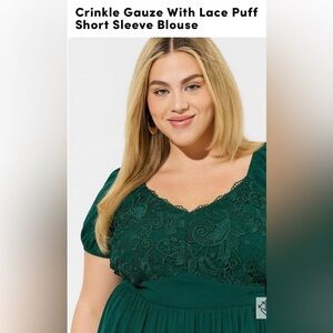 Torrid Green Botanical Garden Crinkle Gauze with Lace Puff Short Sleeve Blouse